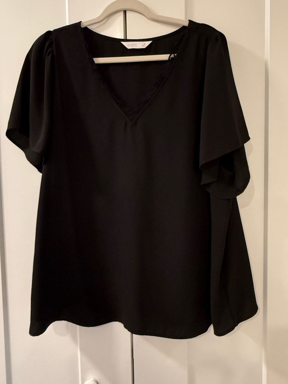 NWOT LC Lauren Conrad Black V-Neck Flutter Sleeve Blouse